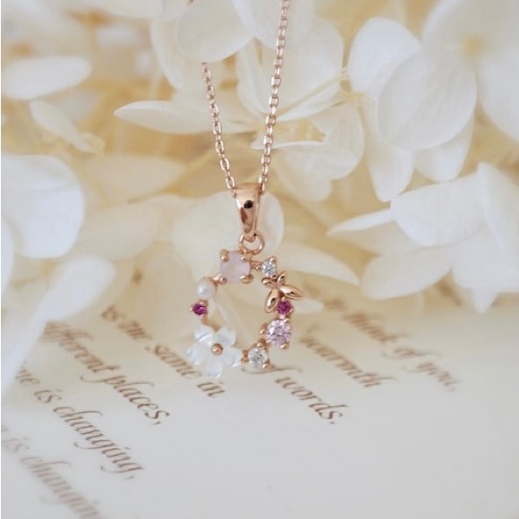 Shoot The Moon Tiny Rose Gold Wreath Necklace - Picture 5 of 7